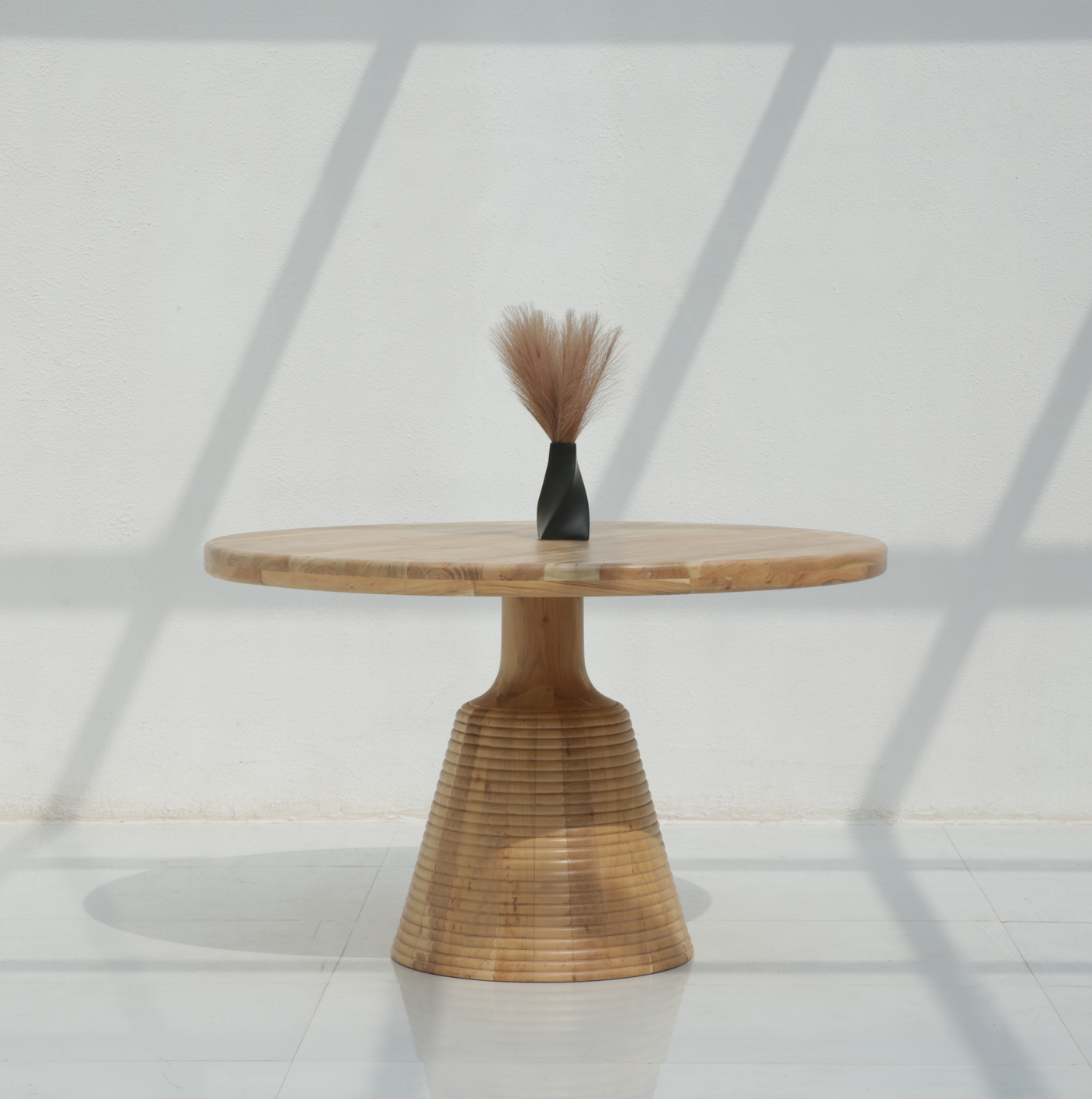 Awalt Acacia Wood Round Dining Table – Natural Finish