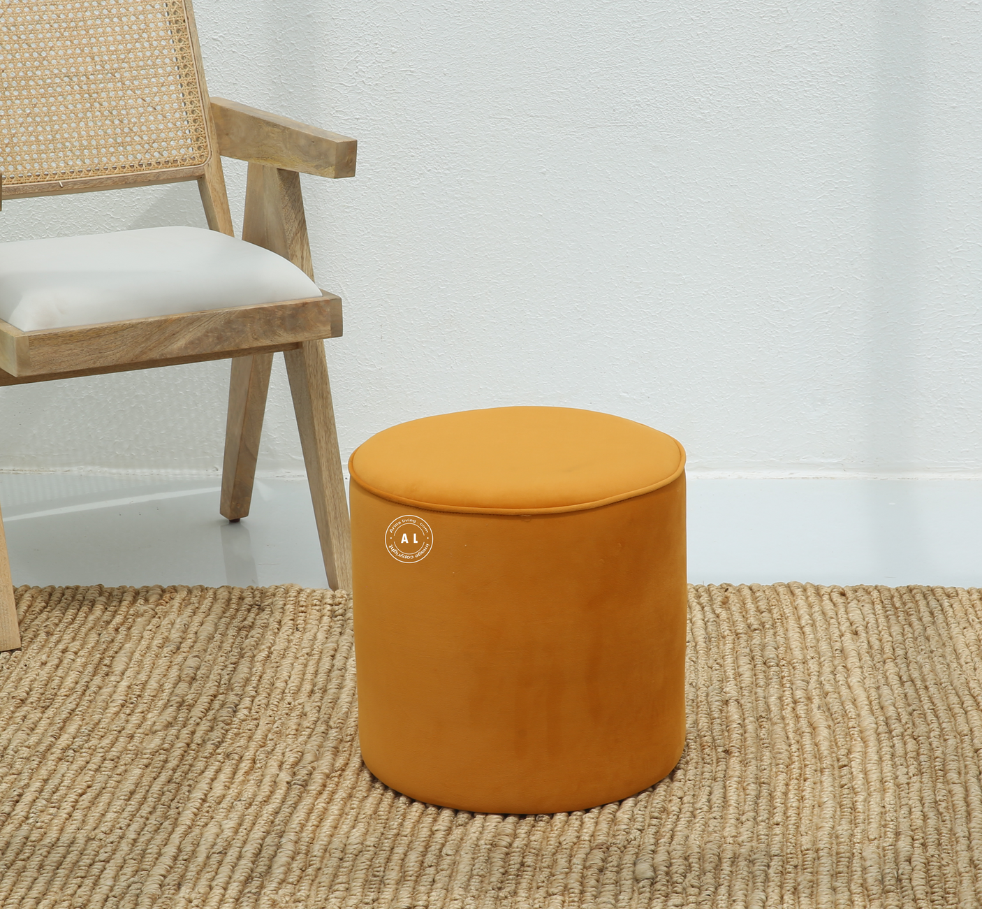 Velvet round Pouf - Chestnut Brown