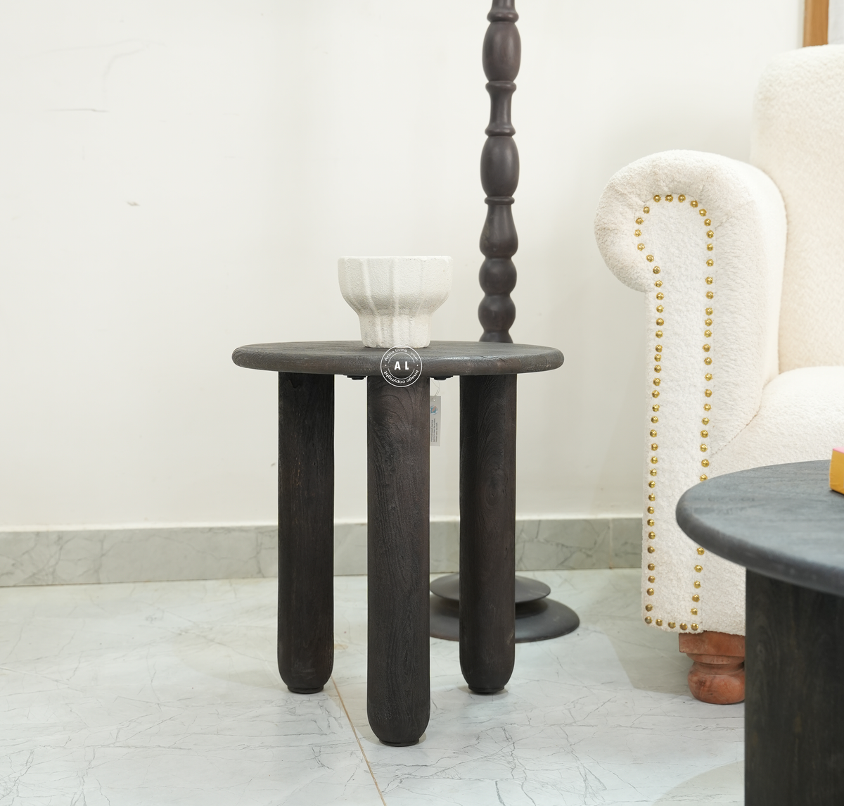 Wooden black round side table Arina Living
